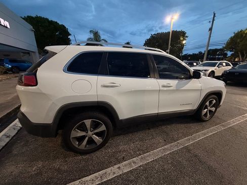 Used 2019 Jeep Cherokee Limited w/ Technology Group FWD image 7