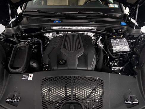 New 2026 Porsche Macan image 39