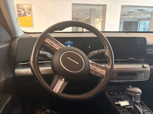Used 2025 Hyundai Kona SEL image 34