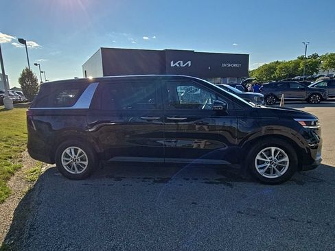 Certified 2023 Kia Carnival LX FWD image 2