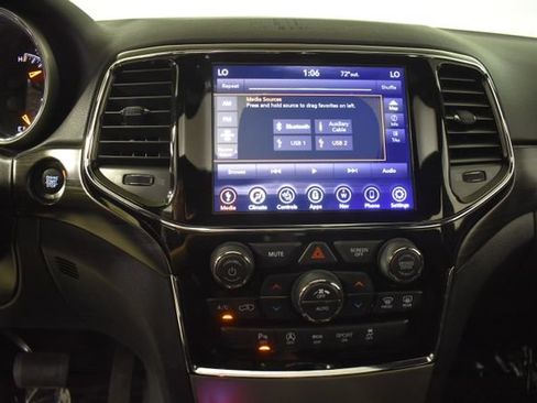 Used 2019 Jeep Grand Cherokee Altitude AWD/4WD image 18
