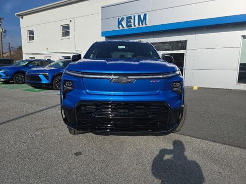 New 2025 Chevrolet Silverado EV RST image 10