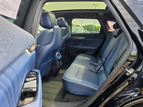 Certified 2025 Cadillac Optiq Sport 2 w/ LPO, Floor Liner Package AWD/4WD image 25