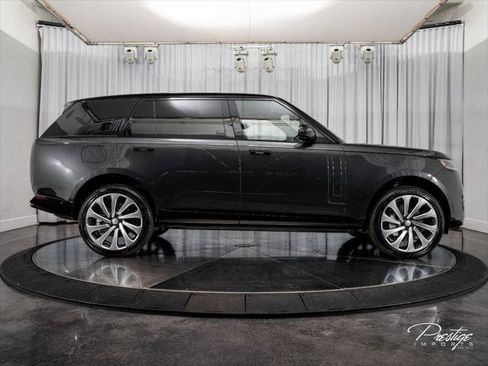 Used 2025 Land Rover Range Rover Long Wheelbase SE AWD/4WD image 14