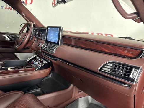 Used 2019 Lincoln Navigator Black Label image 17