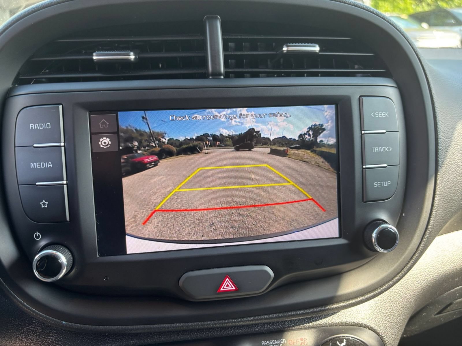 Used 2025 Kia Soul LX w/ LX Technology Package FWD image 20