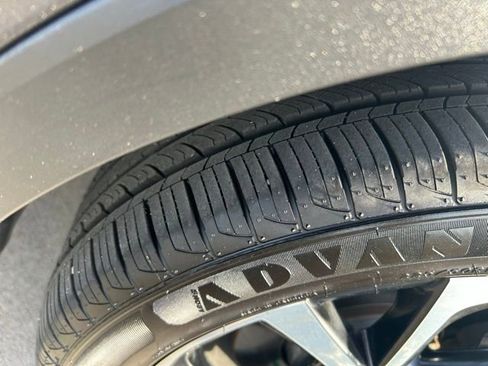 Used 2018 Toyota C-HR XLE image 36