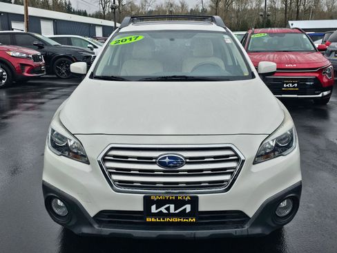 Used 2017 Subaru Outback 2.5i Premium image 2
