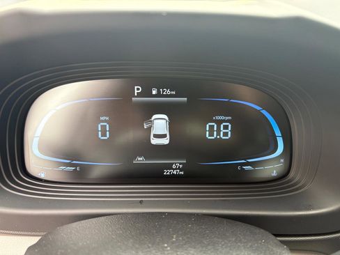 Used 2023 Hyundai Venue SEL FWD image 7