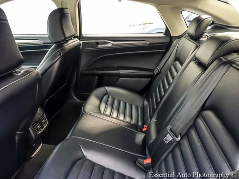 Used 2020 Ford Fusion SEL FWD image 11