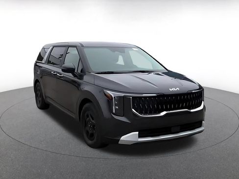 Used 2026 Kia Carnival FWD image 3