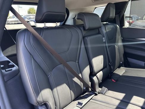 Certified 2026 INFINITI QX60 Luxe w/ Cargo Package AWD/4WD image 39