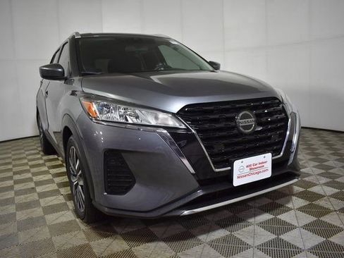 Used 2021 Nissan Kicks SV image 3