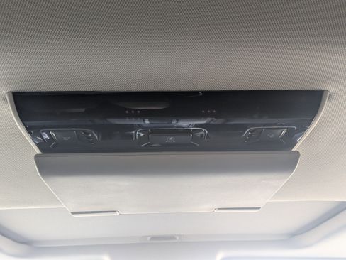 Used 2020 Chevrolet Suburban Premier AWD/4WD image 21