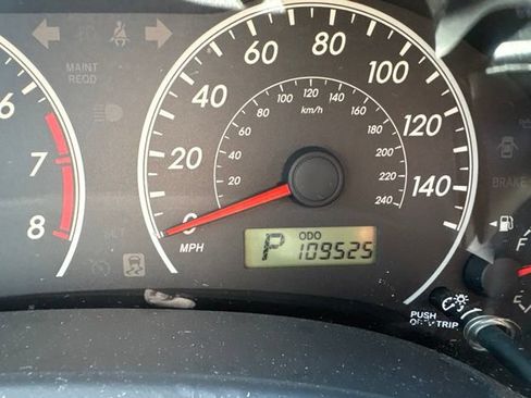 Used 2011 Toyota Corolla LE FWD image 4