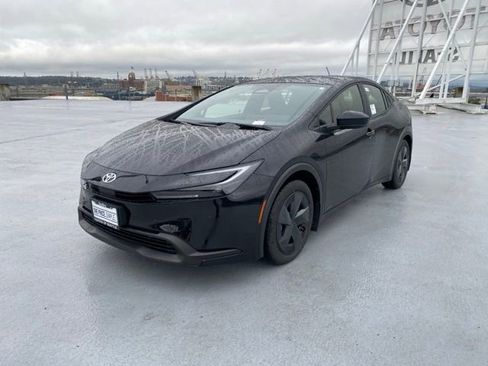 New 2026 Toyota Prius LE image 5