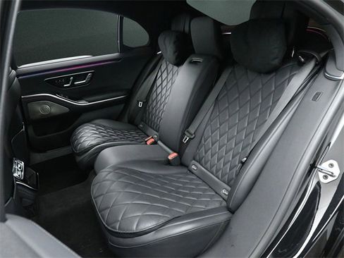 Used 2023 Mercedes-Benz S 580e 4MATIC Sedan image 18