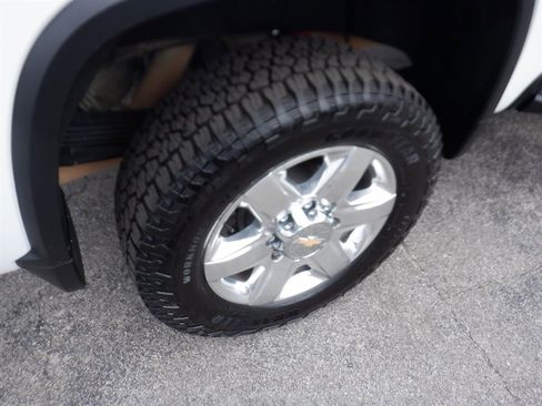 Used 2021 Chevrolet Silverado 2500 LTZ w/ Z71 Chrome Sport Edition image 10