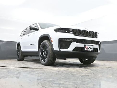 New 2026 Jeep Grand Cherokee L Limited AWD/4WD image 42