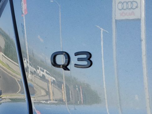 New 2026 Audi Q3 quattro 2.0T AWD/4WD image 7