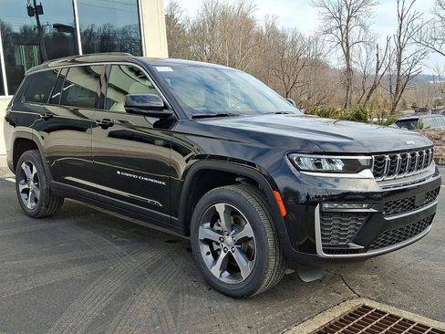 New 2026 Jeep Grand Cherokee L Limited image 2