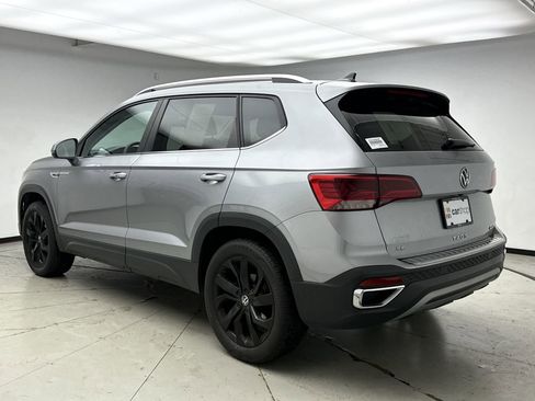 Used 2023 Volkswagen Taos SE AWD/4WD image 3