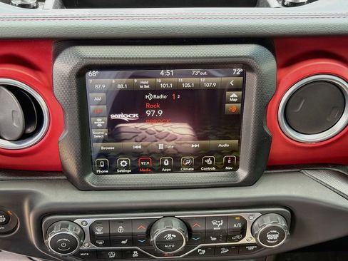 Used 2018 Jeep Wrangler Rubicon AWD/4WD image 27