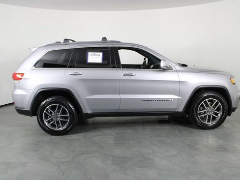 Used 2019 Jeep Grand Cherokee Limited RWD image 11