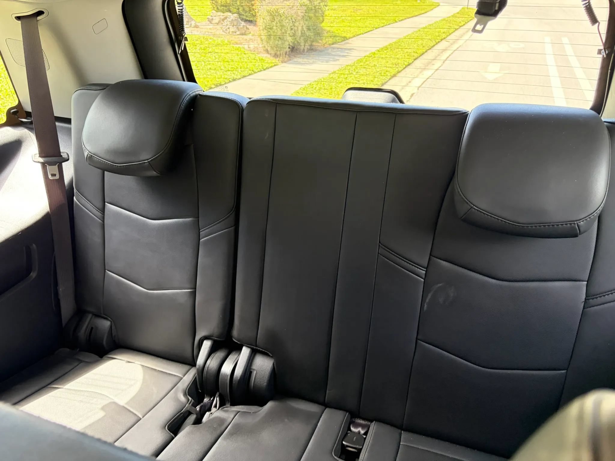 Used 2016 Cadillac Escalade Luxury RWD image 26