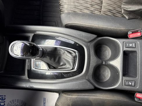 Used 2018 Nissan Rogue SV FWD image 38