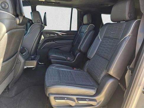 Used 2024 Cadillac Escalade ESV Sport Platinum w/ LPO, ONYX Package image 19