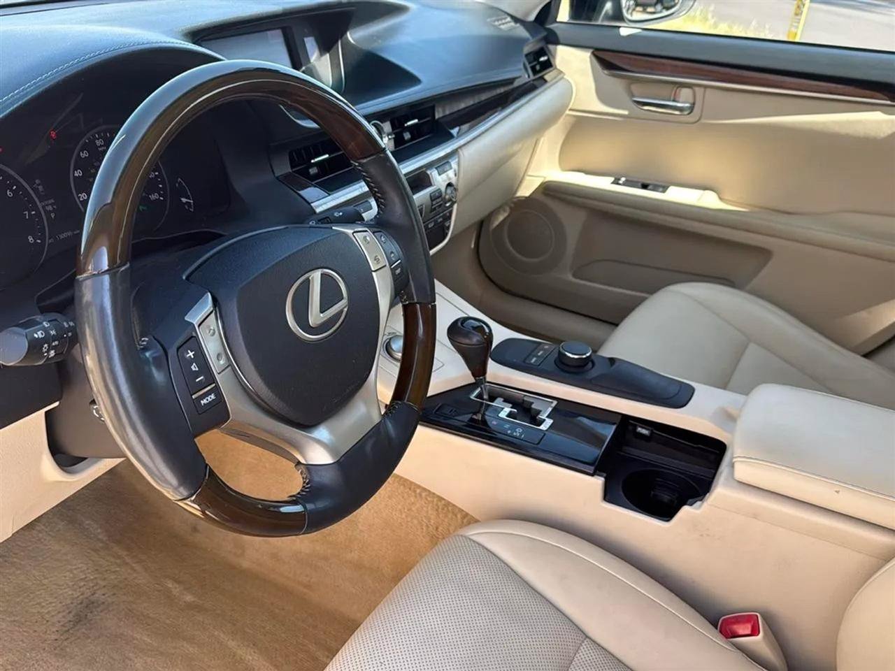 Used 2014 Lexus ES 350 w/ Premium Package FWD image 33