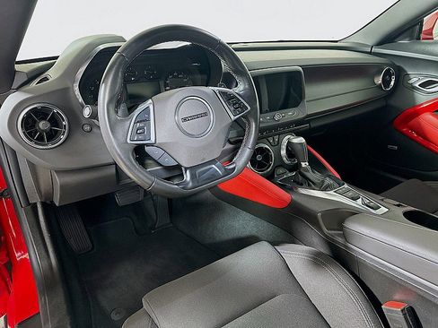 Used 2022 Chevrolet Camaro LT RWD image 9