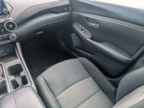 Used 2024 Nissan Sentra SV FWD image 15