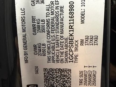 Used 2024 Chevrolet Colorado W/T w/ Technology Package RWD image 26