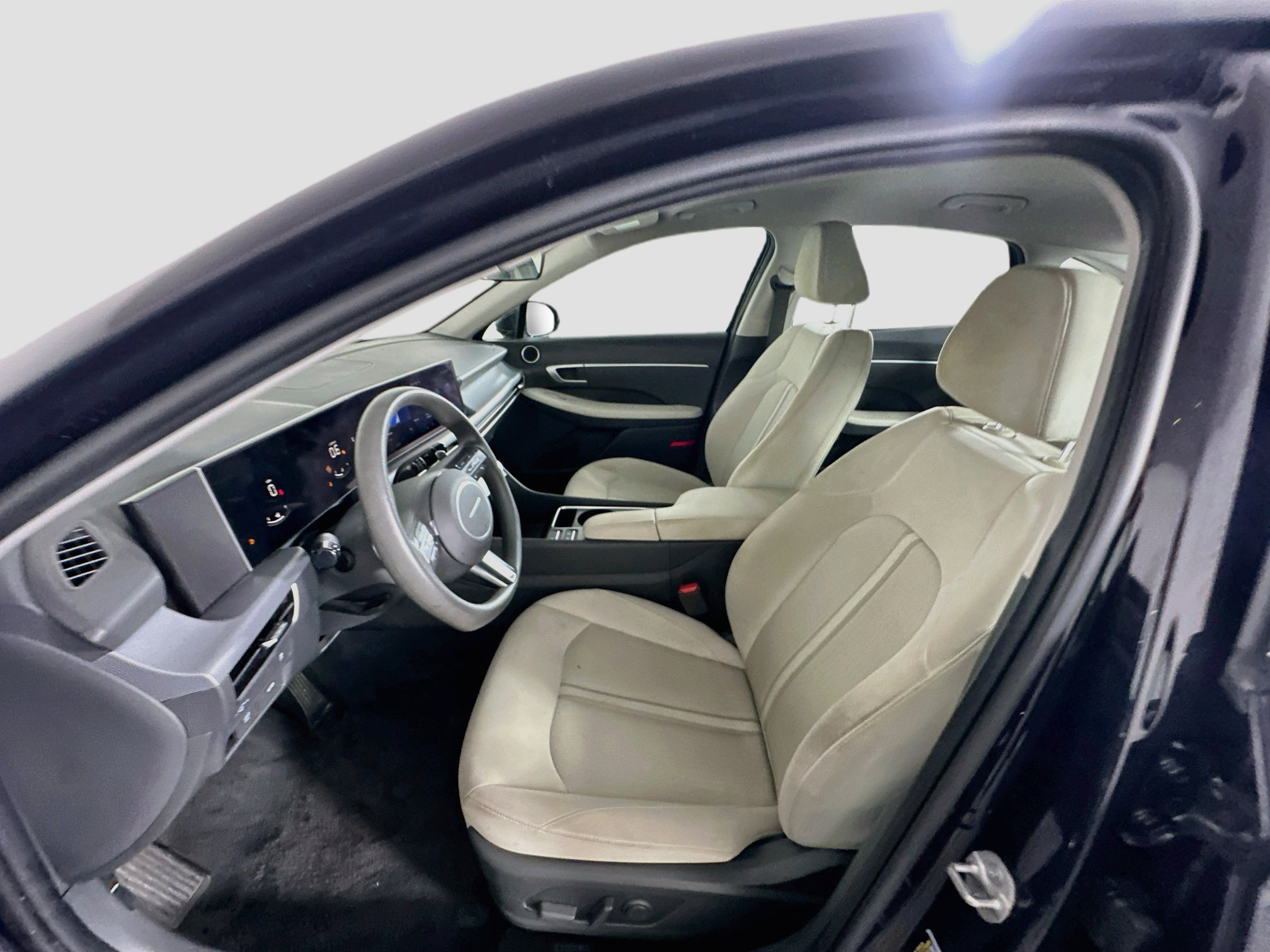 Used 2025 Hyundai Sonata SEL FWD image 13