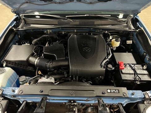 Used 2019 Toyota Tacoma TRD Sport AWD/4WD image 39
