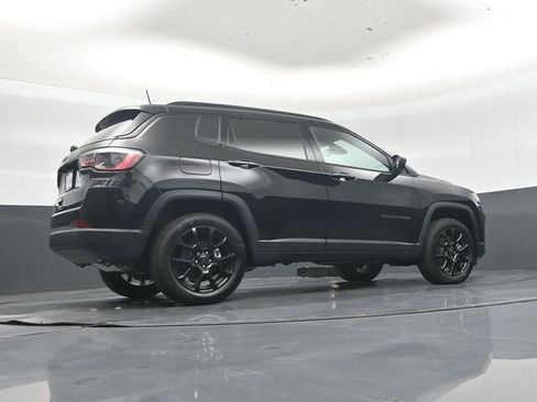 New 2026 Jeep Compass Latitude AWD/4WD image 39