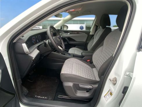Certified 2025 Volkswagen Tiguan S AWD/4WD image 9