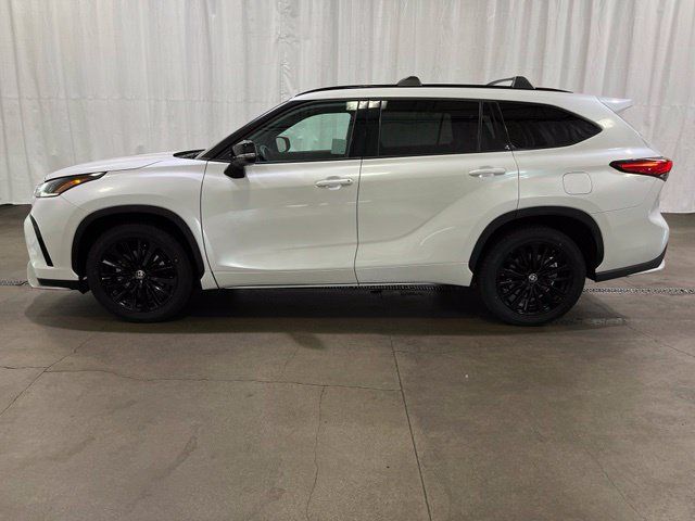 Used 2023 Toyota Highlander XSE AWD/4WD image 7