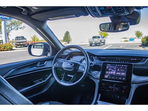 Used 2023 Jeep Grand Cherokee L Laredo AWD/4WD image 26