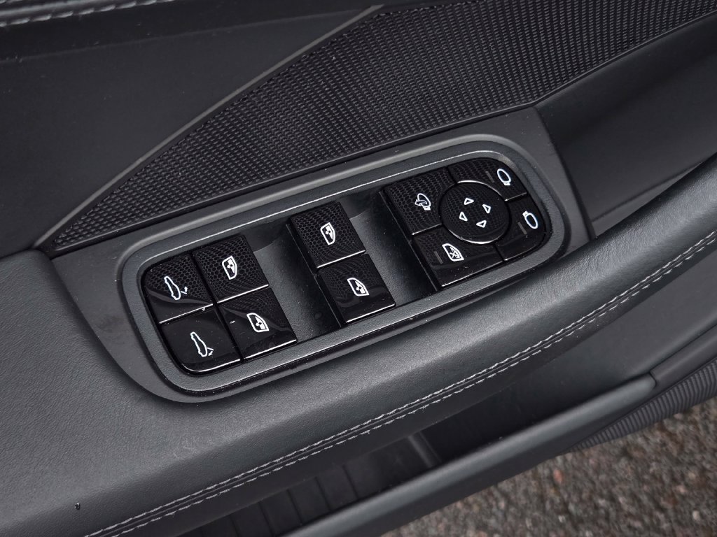 Used 2021 Porsche Panamera 4S AWD/4WD image 15
