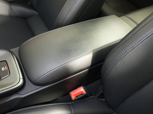 Certified 2025 Porsche 911 Carrera RWD image 36