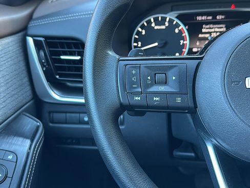 Certified 2022 Nissan Rogue SV image 14