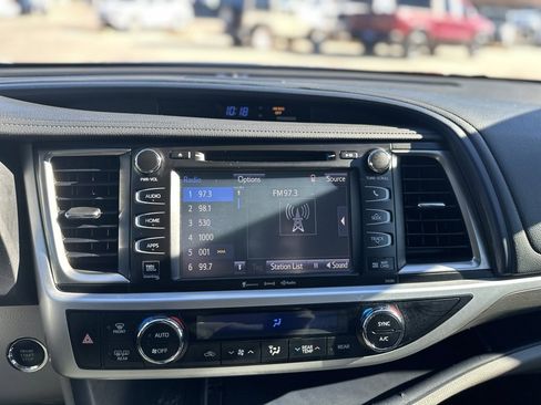 Used 2019 Toyota Highlander Limited image 21