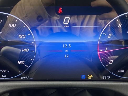 Used 2025 Mercedes-Benz E 350 4MATIC Sedan image 22