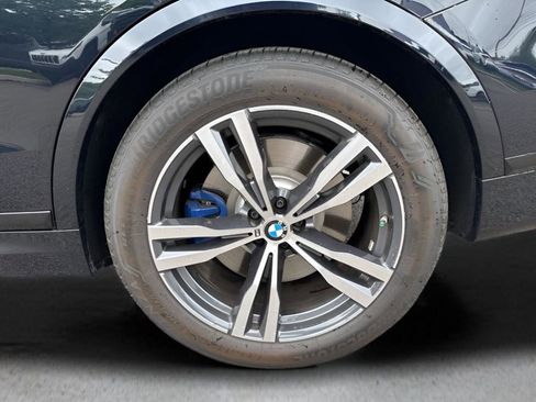 Used 2025 BMW X7 M60i image 15
