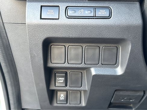 Used 2022 Nissan Frontier SV image 13