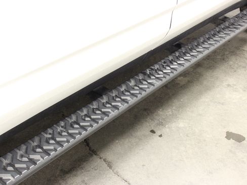 Used 2025 Chevrolet Suburban Z71 image 10