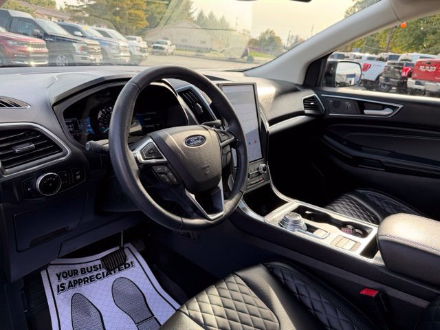 Used 2024 Ford Edge Titanium w/ Equipment Group 301A AWD/4WD image 29